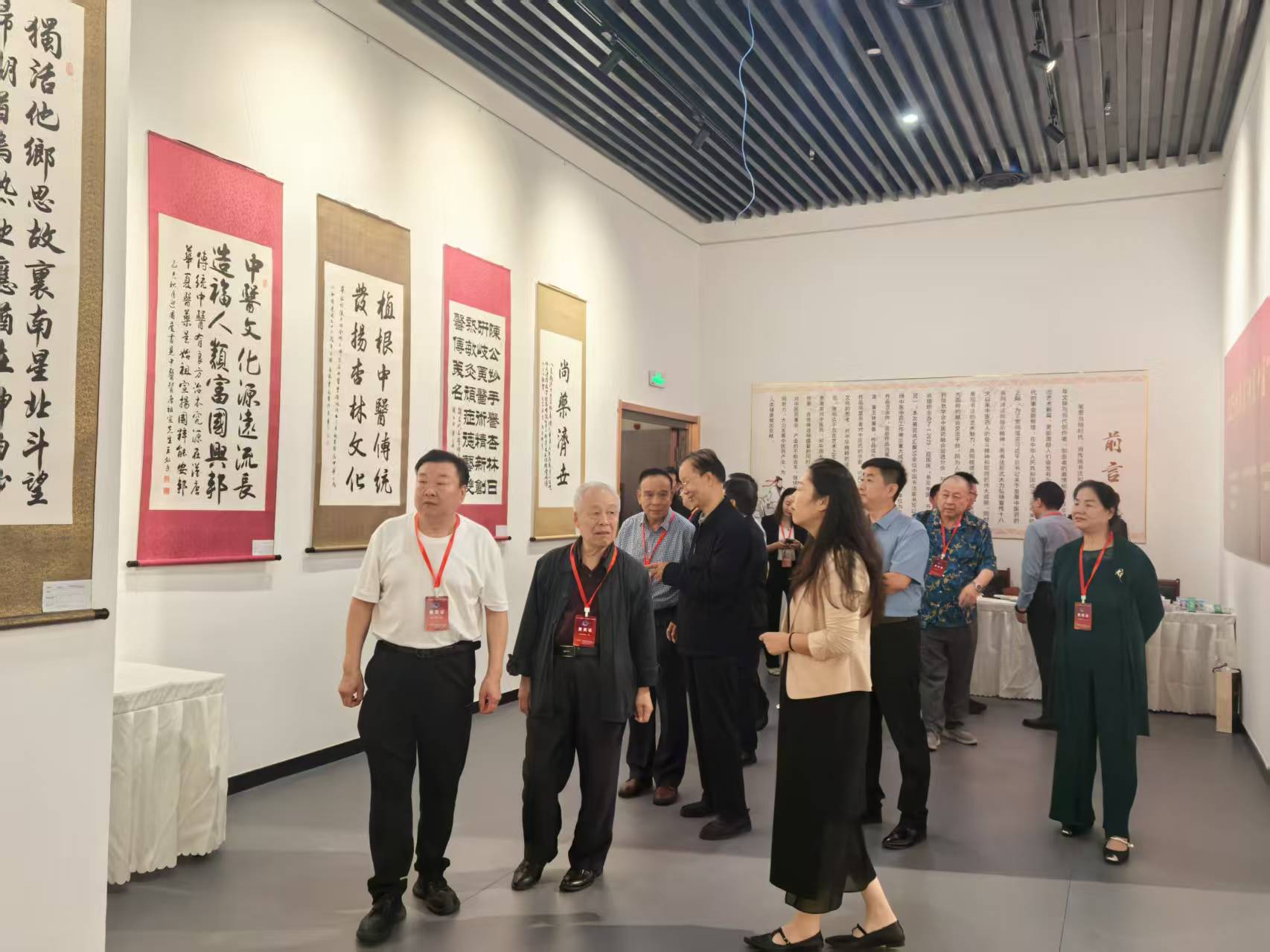 2025·迎国庆“书见中医”书法作品展 在安国中医药博物馆隆重开幕